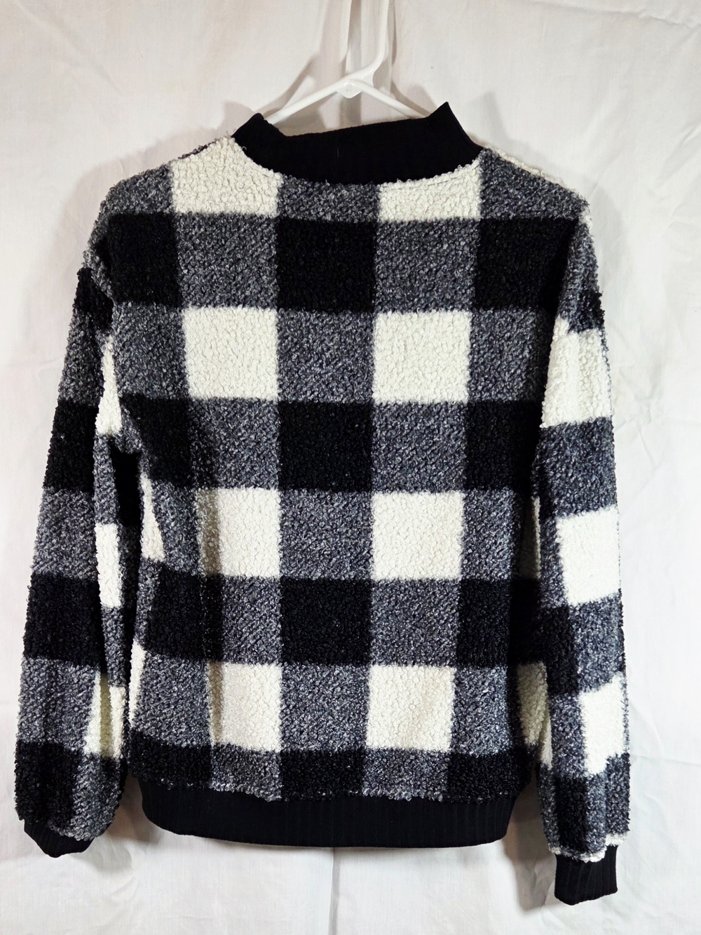 beachlunchlounge Black & White Buffalo Check Crewneck Sweater